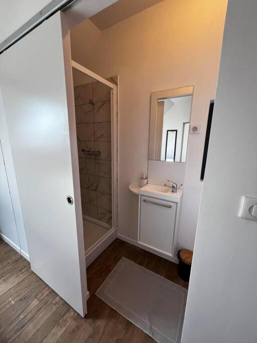 La Maison Des Voyageurs Avec Grand Parking Prive -Calme Et Serenite Chevincourt Kültér fotó